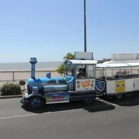 Spacieux 2 A 450m De La Et Pres Du Centre De - Fr-1-71-75 Royan